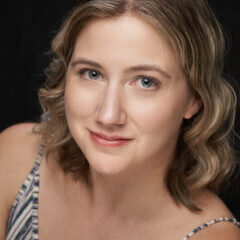 Larissa Hughes Headshot